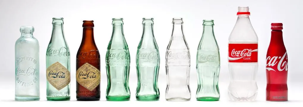 El modelo industrial más exitoso de la marca Coca Cola, su sus icónicos envases